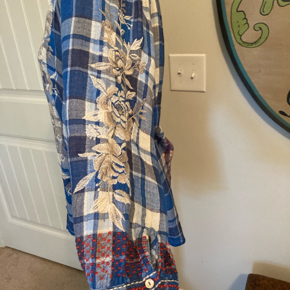 Johnny Was Workshop Split Back Top - image 6